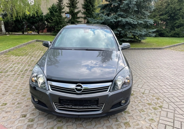 Opel Astra cena 14999 przebieg: 229000, rok produkcji 2009 z Szczawno-Zdrój małe 137